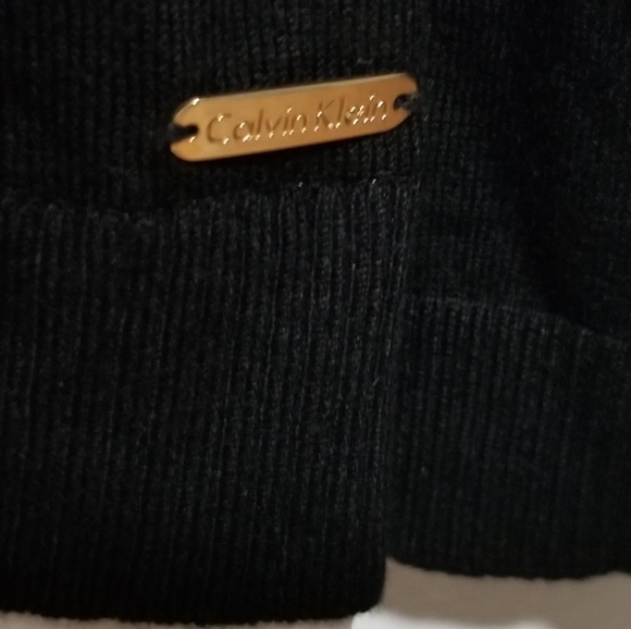 Calvin Klein Sweater - Picture 3 of 7